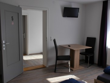 Große Zimmer mit viel Platz